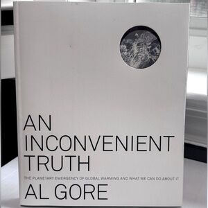 📚 An Inconvenient Truth by Al Gore - 2006 Vintage Printed Edition Bestseller📚